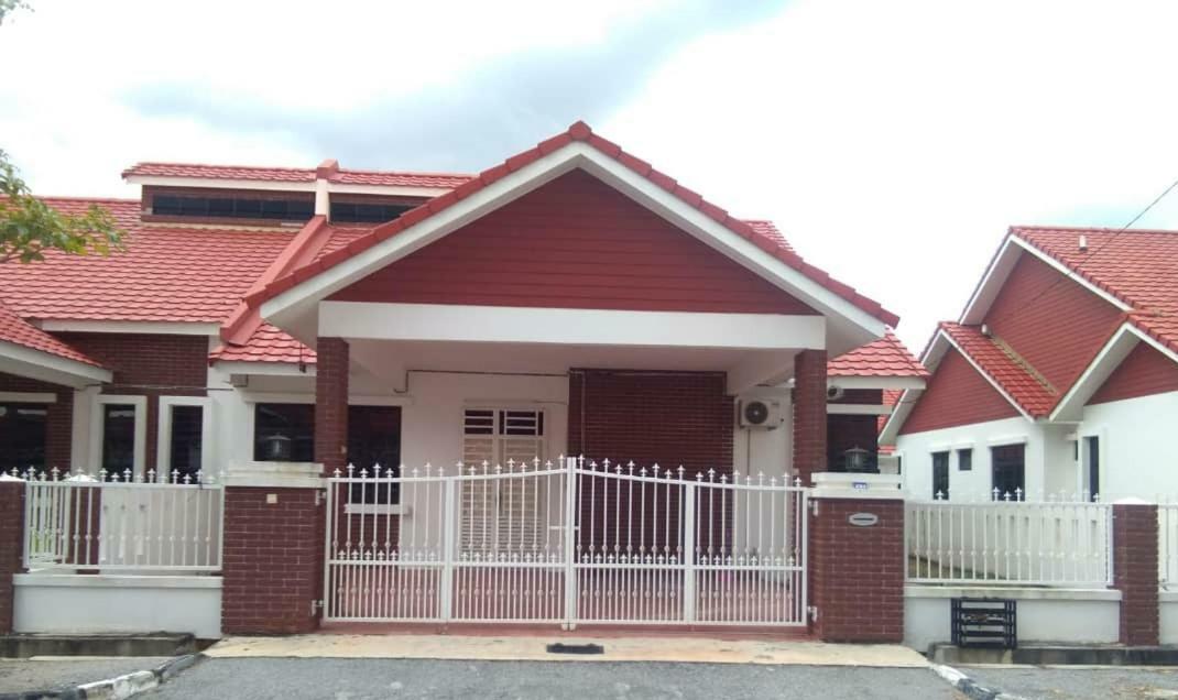 Seri Homestay 293 * Sungai Petani